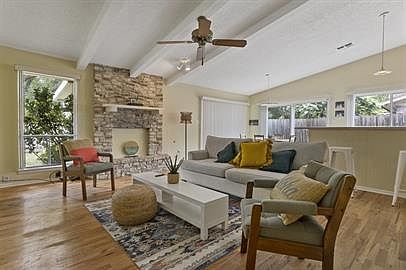 4th image of 12938 El Sonteo St #1E-697252