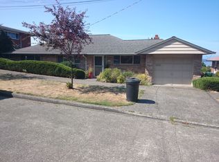 8825 39th Ave SW, Seattle, WA 98136