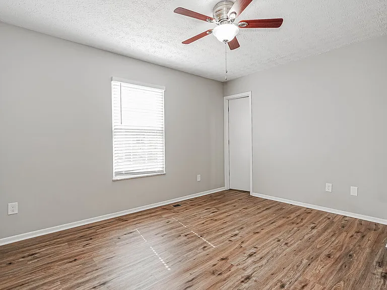 794 Wallinger Dr — Photo 12