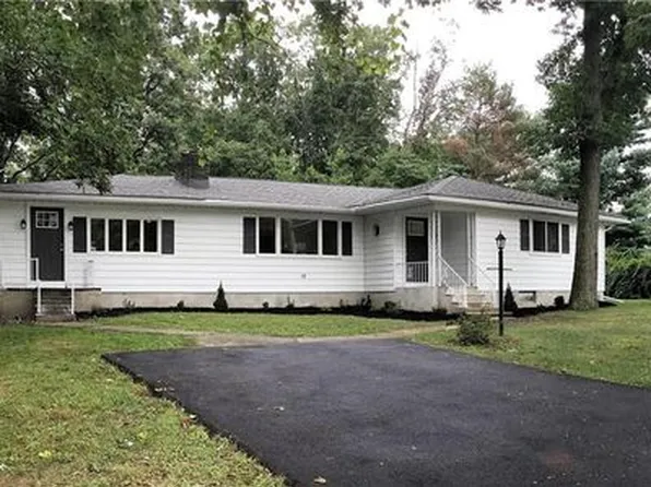 445 Falcone Ave, Roseto, PA 18013