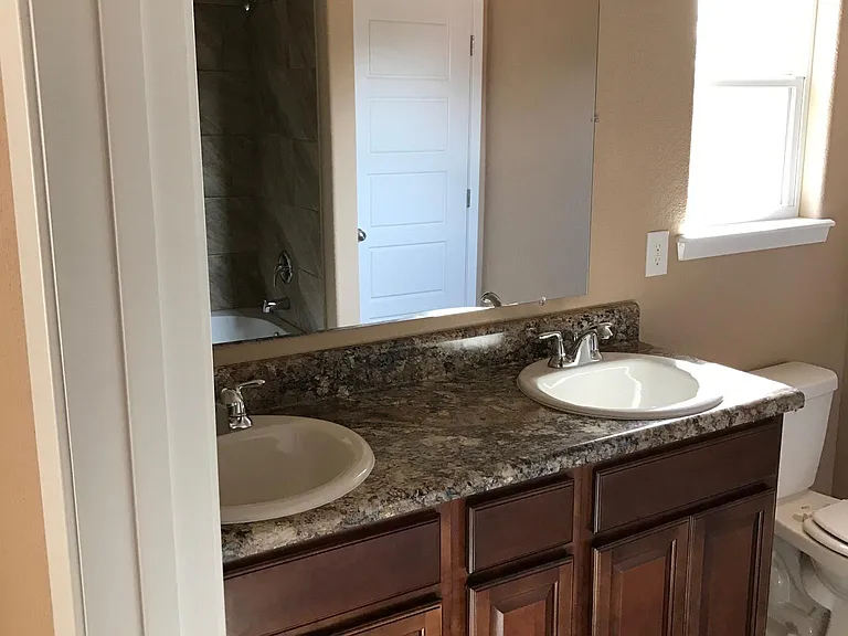 1271 S Springfield Dr — Photo 10