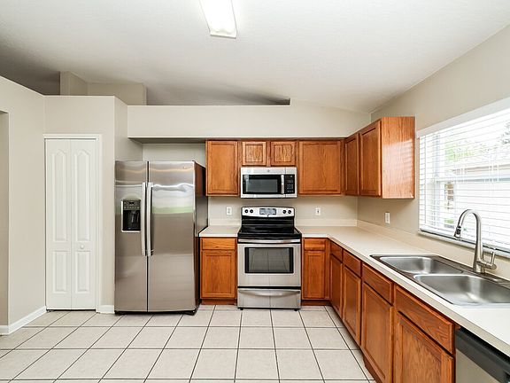 5th image of 11424 Misty Isle Ln