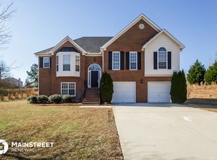 831 Haydens Rdg, Ellenwood, GA 30294