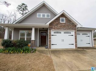 301 Rossburg Dr, Calera, AL 35040