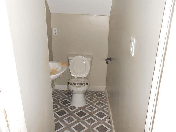 2nd image of 330 Jones Ave