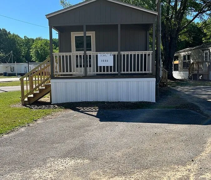 1633 Dena Dr — Photo 1