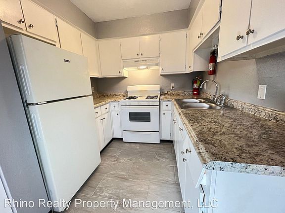 4th image of 1111 Amherst Dr SE #8