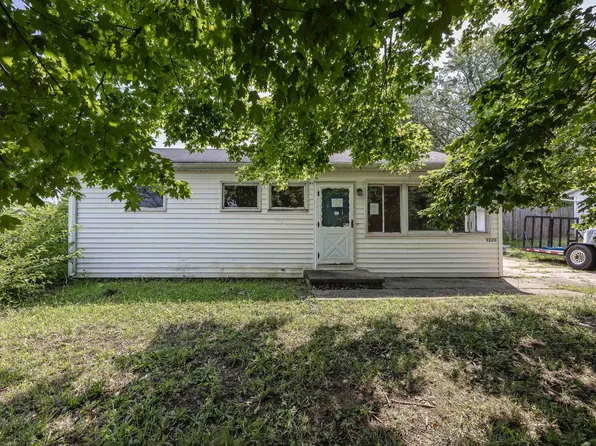 3220 S Memorial Dr, New Castle, IN 47362