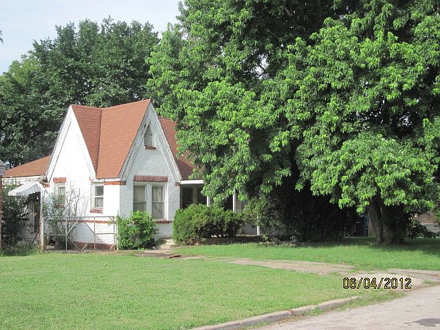 1st image of 2308 NE 20th St