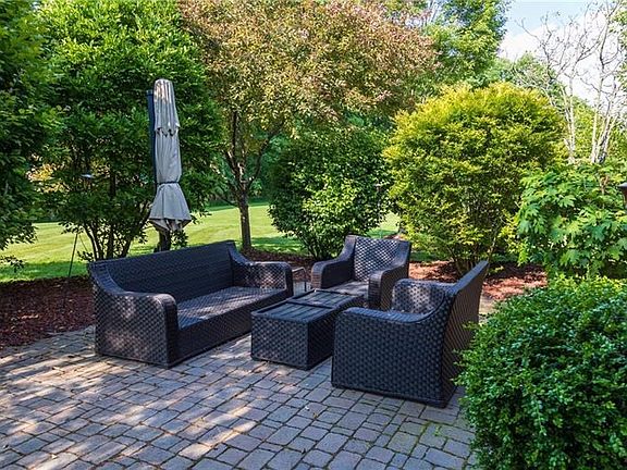 5th image of 12019 Waterford Dr