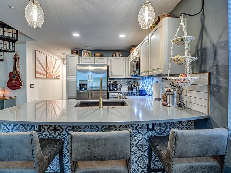426 N Alder St — Photo 13