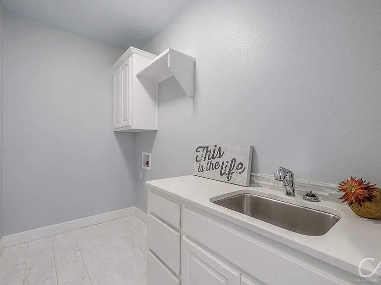 325 Mill Creek Dr — Photo 18