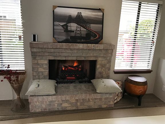 Electric fireplace