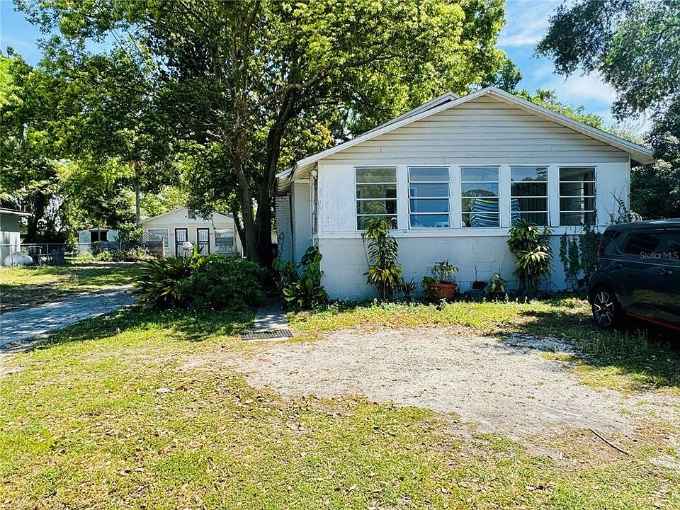 1st image of 2819 S BROWN AVENUE