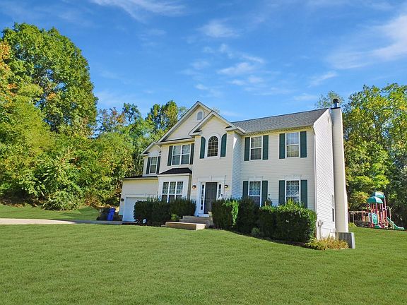 2nd image of 102 Powhatan Ct