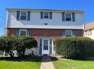 43 1/2 Washburn St APT 2, Taunton, MA 02780
