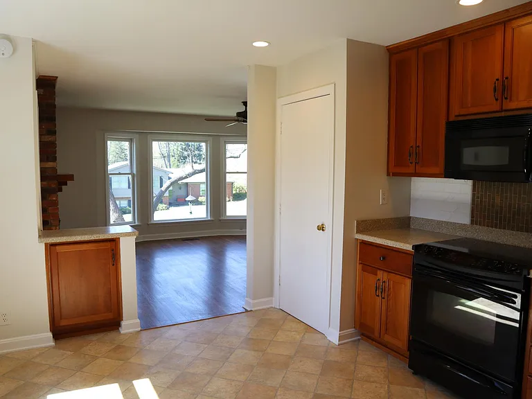 2331 Thornhill Rd — Photo 18
