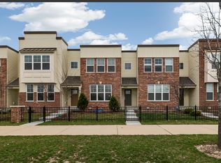 924 Station Blvd, Aurora, IL 60504