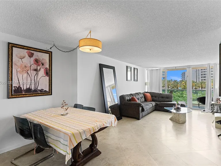 100 Bayview Dr #307 — Photo 3