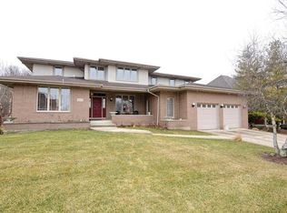 9013 Deerwood Ct, Palos Hills, IL 60465