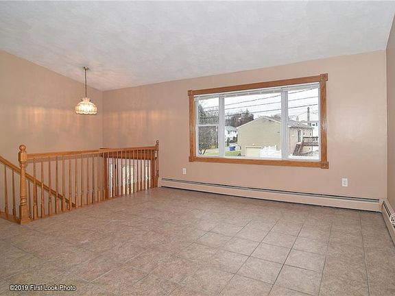 4th image of 36 Noxon St