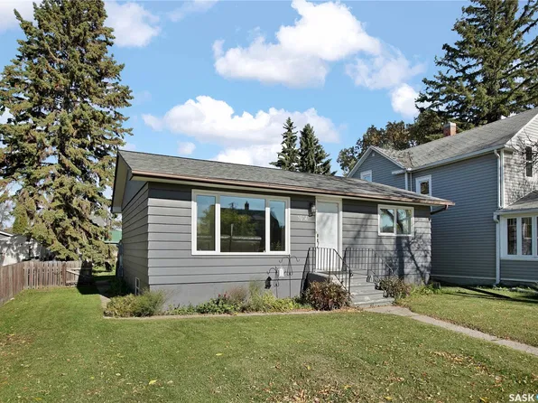 1014 5th Street, Rosthern, SK S0K 3R0