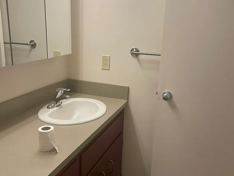 129 Centre St S #5 — Photo 15