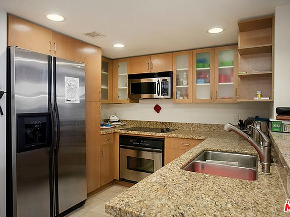 3rd image of 13700 Marina Pointe Dr Unit 315