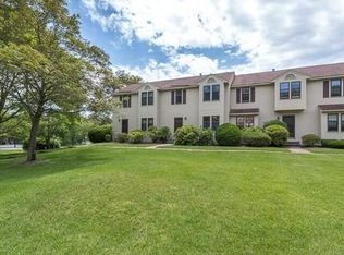 155 Apache Way, Tewksbury, MA 01876