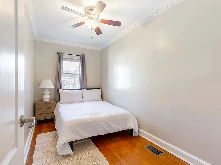 59 Farragut Pl NW — Photo 14