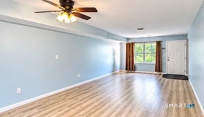10 Manorwood Dr — Photo 4