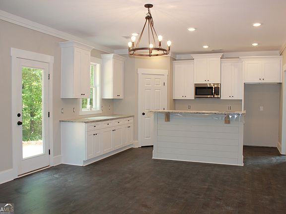 5th image of 180 Stonemont Ct