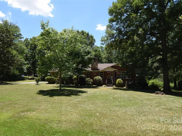 153 Woodlynn Dr, Charlotte, NC 28214