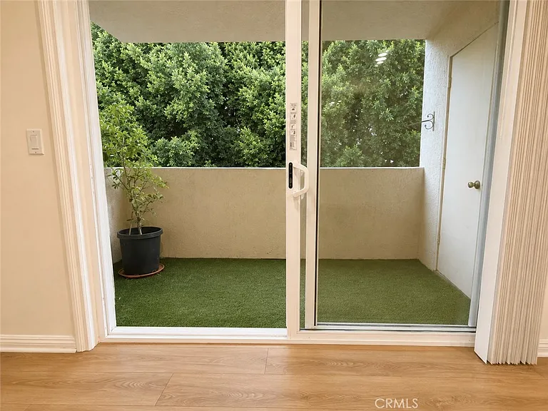 10636 Woodley Ave #43 — Photo 19