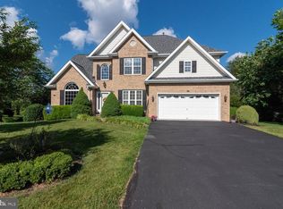 676 Turnberry Dr, Charles Town, WV