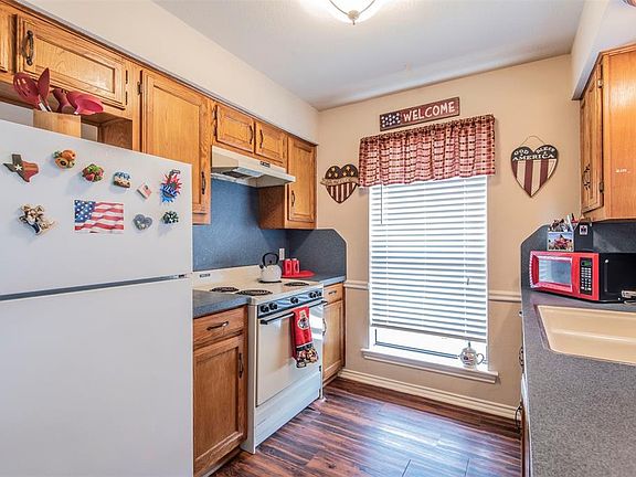 4th image of 410 Dawson Dr