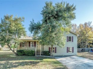 1640 Rose Garden Ln, Loganville, GA 30052
