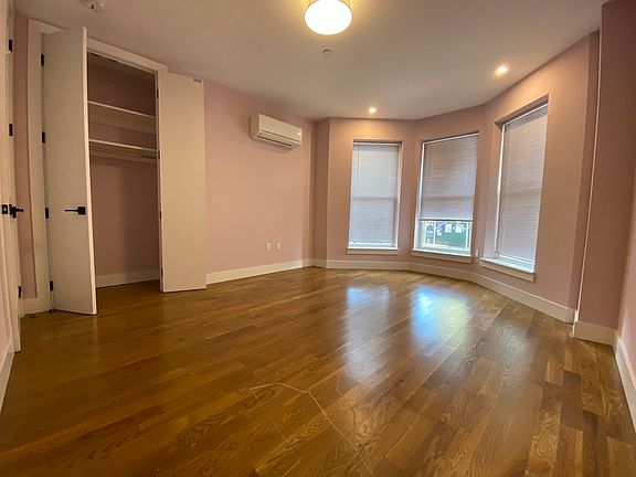 3rd image of 1424 Hancock St #1I