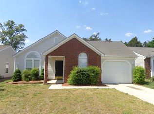 13046 Planters Row Dr, Charlotte, NC 28278