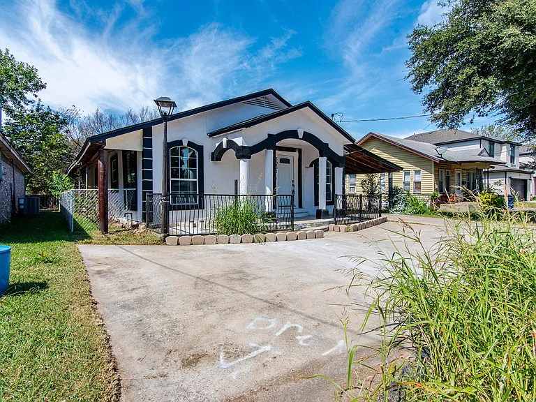 3931 Abilene St — Photo 15