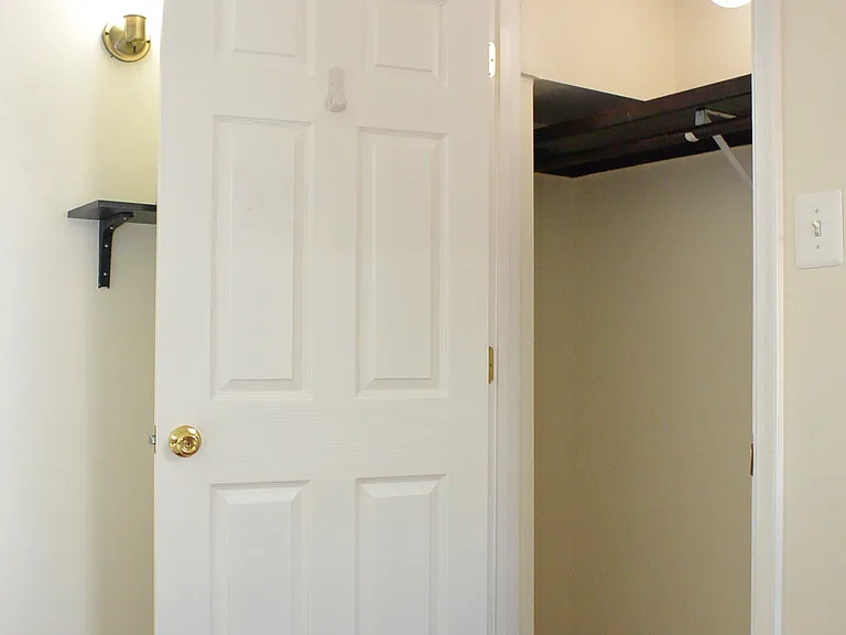 924 Light St #A — Photo 9