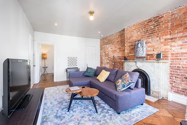 Sold by Industrie Residential | media 7