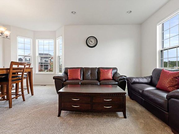 3rd image of 5781 Chatham Dr