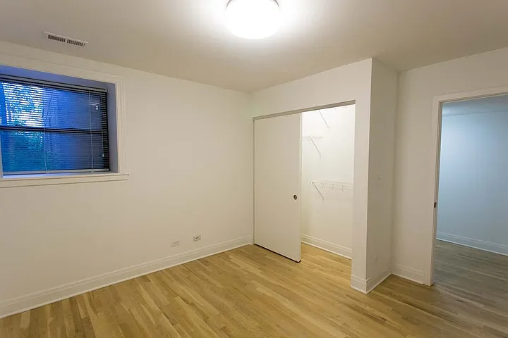 5512 S. Hyde Park Boulevard — Photo 18
