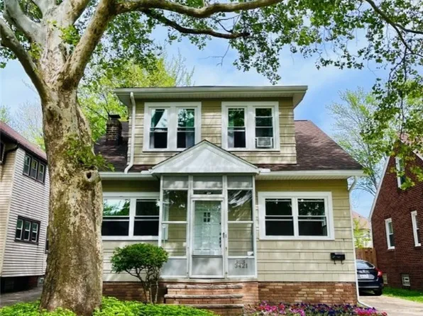 3421 W 159th St, Cleveland, OH 44111