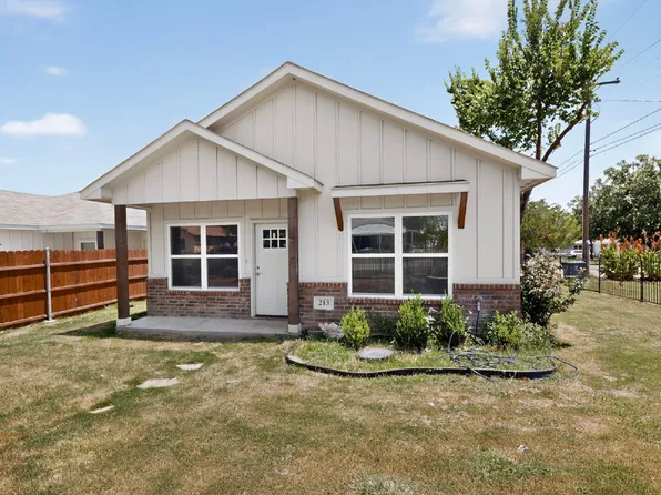 213 S Baugh St, Alvarado, TX 76009