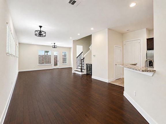 5th image of 9517 Cedarpost Square St