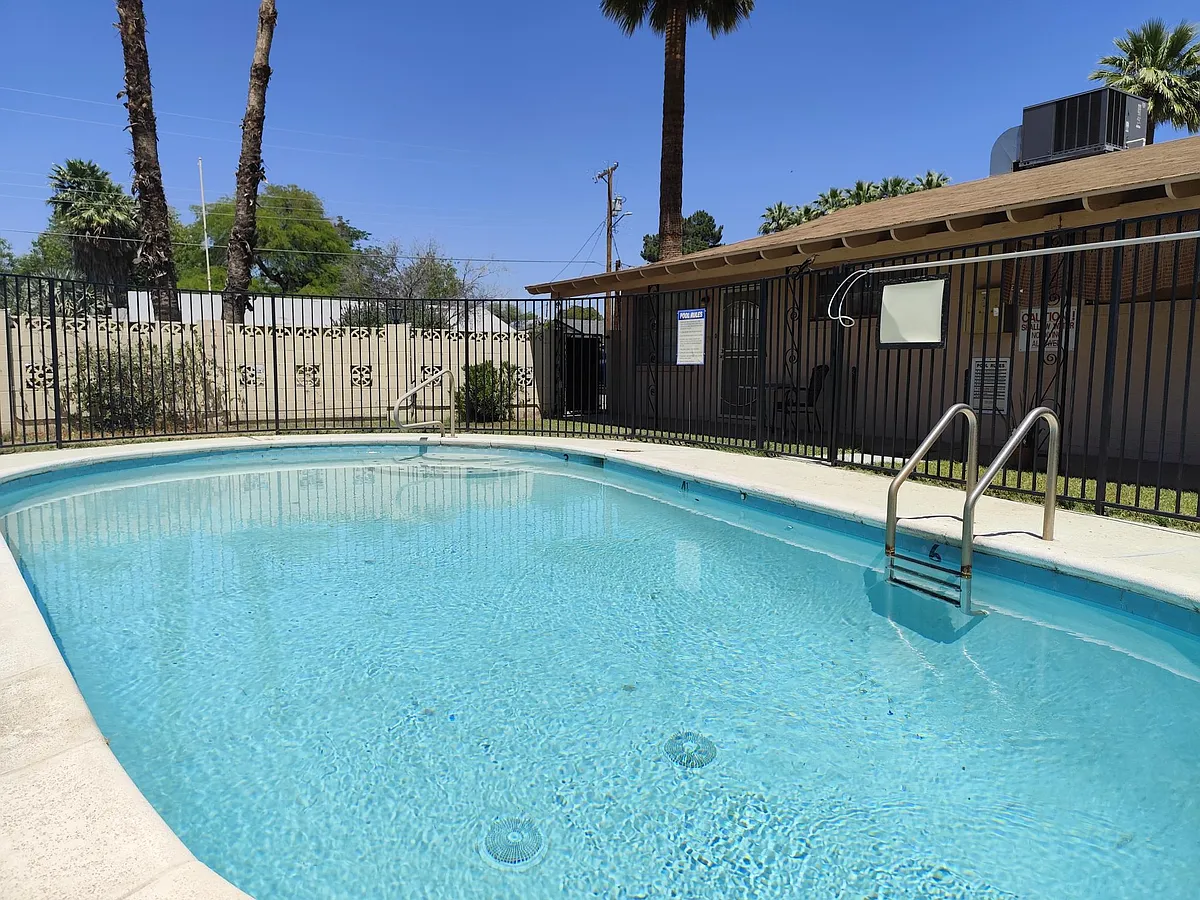Building Photo - 2719 E Montecito Ave #1