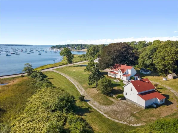 60 Poppasquash Rd, Bristol, RI 02809