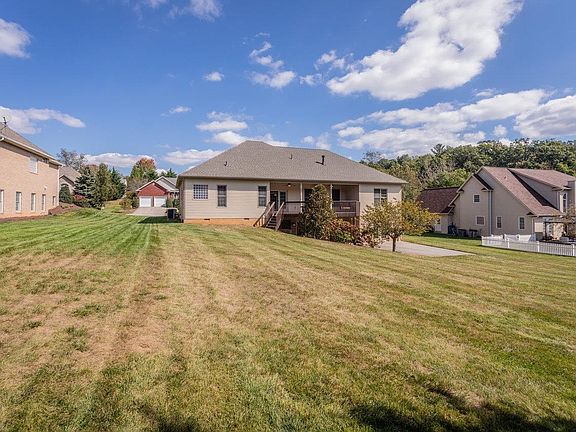 4th image of 3225 Berryfield Dr